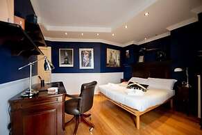 Navy Apartment by Wonderful Italy
