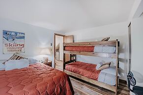 91sw - Wi-fi - Pets Ok - Sleeps 6 2 Bedroom Condo by RedAwning