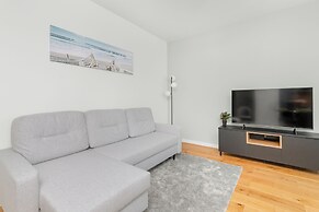 Gdynia Apartment By the Bay by Renters