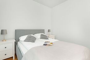 Gdynia Apartment By the Bay by Renters