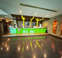 Capital O 75514 Vasidtee City Hotel