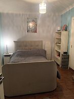 Edinburgh City Escape - Large 1 Bedroom Apartment