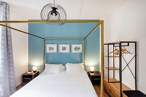 Art and Comfort near Lomellini Street