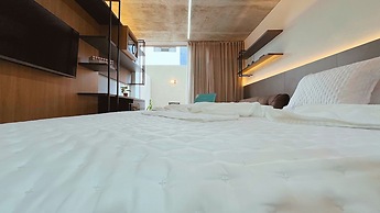 Setai Yacht Garden - By Almare Flats