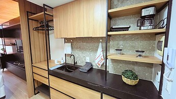 Setai Yacht Garden - By Almare Flats