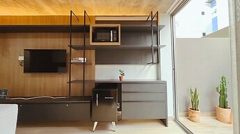 Setai Yacht Garden - By Almare Flats