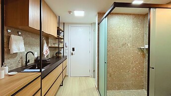 Setai Yacht Garden - By Almare Flats