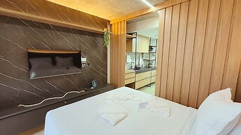 Setai Yacht Garden - By Almare Flats