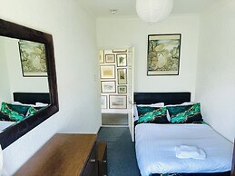 Bromley Bliss Apartment Getaway