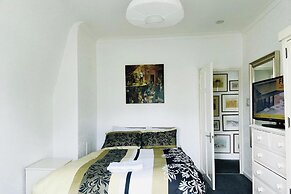3bed Apartment Sleeps 6 - Free Parking, Wifi