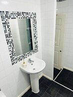 Bromley Bliss Apartment Getaway