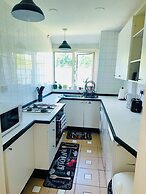 Bromley Bliss Apartment Getaway