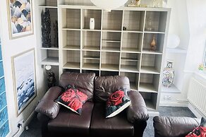 3bed Apartment Sleeps 6 - Free Parking, Wifi