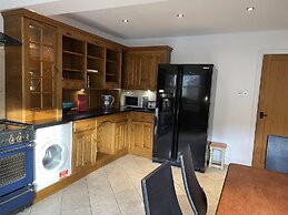 Traditional Elegant Spacious English Home, 4bdr