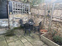 Traditional Elegant Spacious English Home, 4bdr