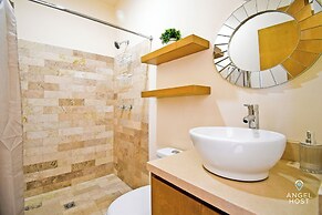 Cozy Stay with onsite Pool Near Malecon