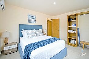 Cozy Stay with onsite Pool Near Malecon
