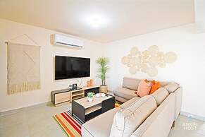 Cozy Stay with onsite Pool Near Malecon