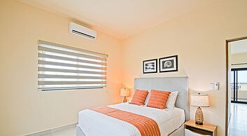 Cozy Stay with onsite Pool Near Malecon