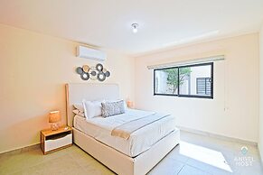Cozy Stay with onsite Pool Near Malecon