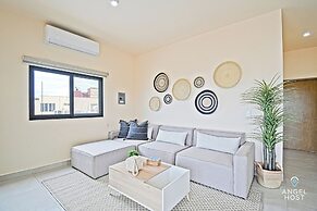Cozy Stay with onsite Pool Near Malecon
