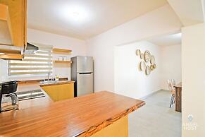 Cozy Stay with onsite Pool Near Malecon