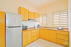 Cozy Stay with onsite Pool Near Malecon