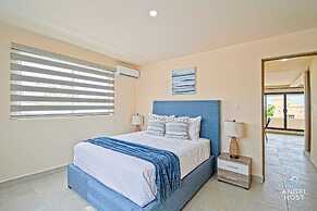 Cozy Stay with onsite Pool Near Malecon