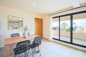 Cozy Stay with onsite Pool Near Malecon