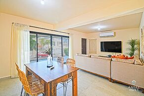 Cozy Stay with onsite Pool Near Malecon