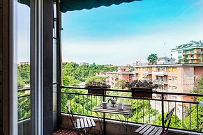 Bright Shelley Apartment