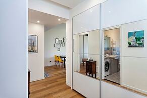 Bright Shelley Apartment