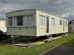 3 Bed Caravan - Sleeps 6 - Pets - Parking - Wifi