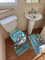 Seaside Bliss Retreat in Heart of Isle of Sheppy