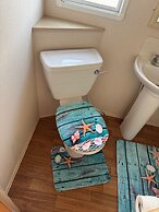 Seaside Bliss Retreat in Heart of Isle of Sheppy