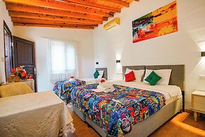 MADAM AFRODİT KONUKEVİ