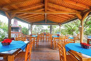 MADAM AFRODİT KONUKEVİ