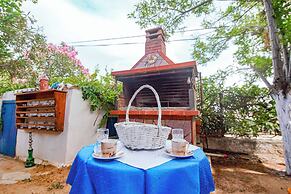 MADAM AFRODİT KONUKEVİ