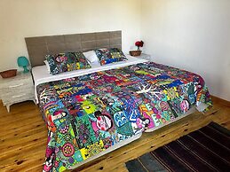 MADAM AFRODİT KONUKEVİ