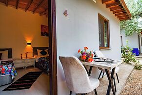 MADAM AFRODİT KONUKEVİ