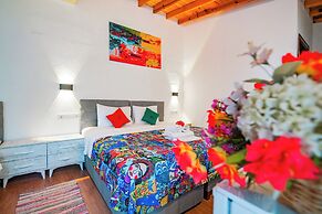 MADAM AFRODİT KONUKEVİ