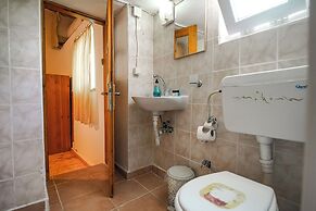 MADAM AFRODİT KONUKEVİ