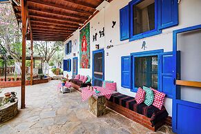 MADAM AFRODİT KONUKEVİ