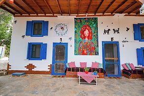 MADAM AFRODİT KONUKEVİ