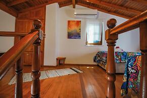 MADAM AFRODİT KONUKEVİ