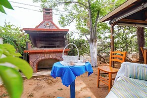 MADAM AFRODİT KONUKEVİ