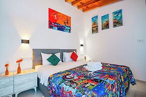 MADAM AFRODİT KONUKEVİ