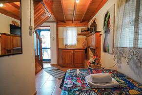 MADAM AFRODİT KONUKEVİ