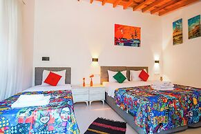 MADAM AFRODİT KONUKEVİ