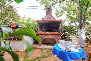 MADAM AFRODİT KONUKEVİ